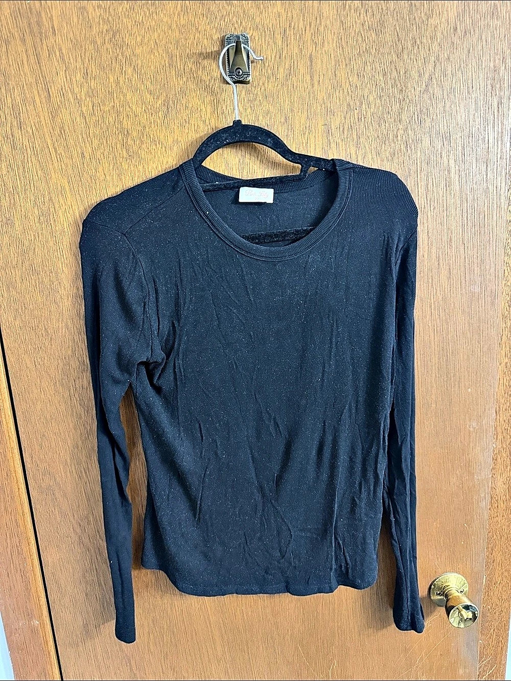 Pink Lily Women's Black Long Sleeve Tee